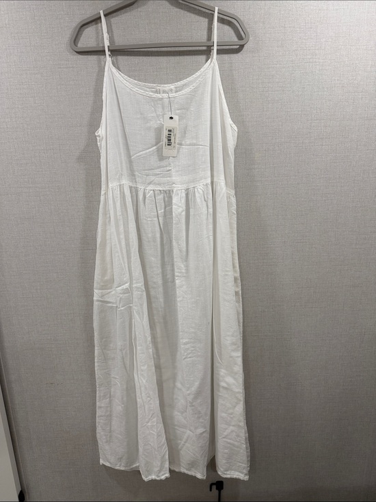 Dresses & Skirts - White Sleeveless Maxi Dress with Spaghetti Straps